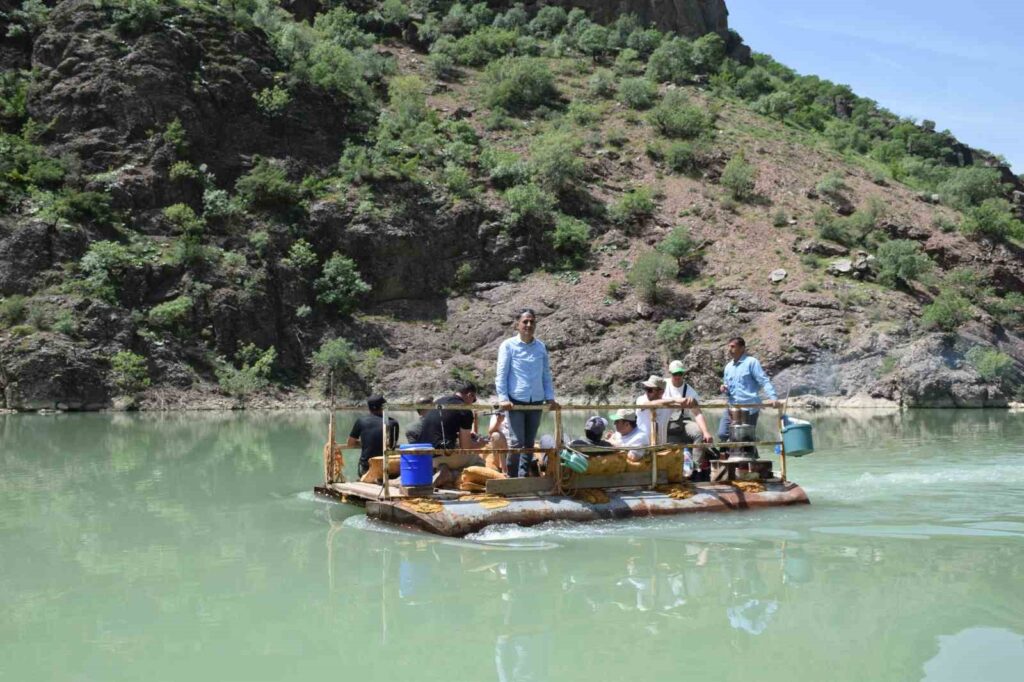 Bootsfahrt auf dem Garzan-Fluss in Batman