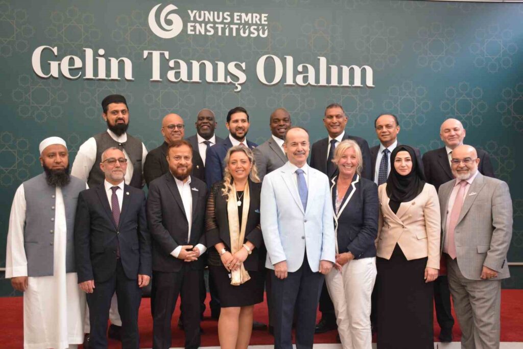 Das Yunus Emre Institut wird Mitglieder des britischen Parlaments empfangen