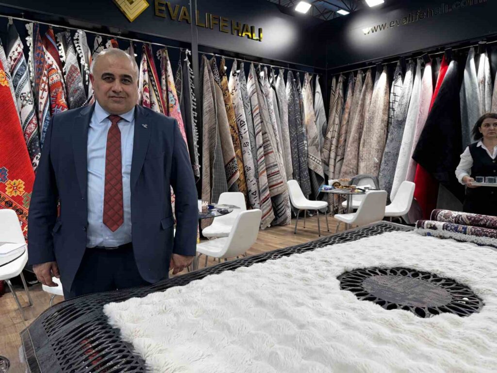 Der türkische Teppich ist weltweit der am meisten bevorzugte Teppich geworden.