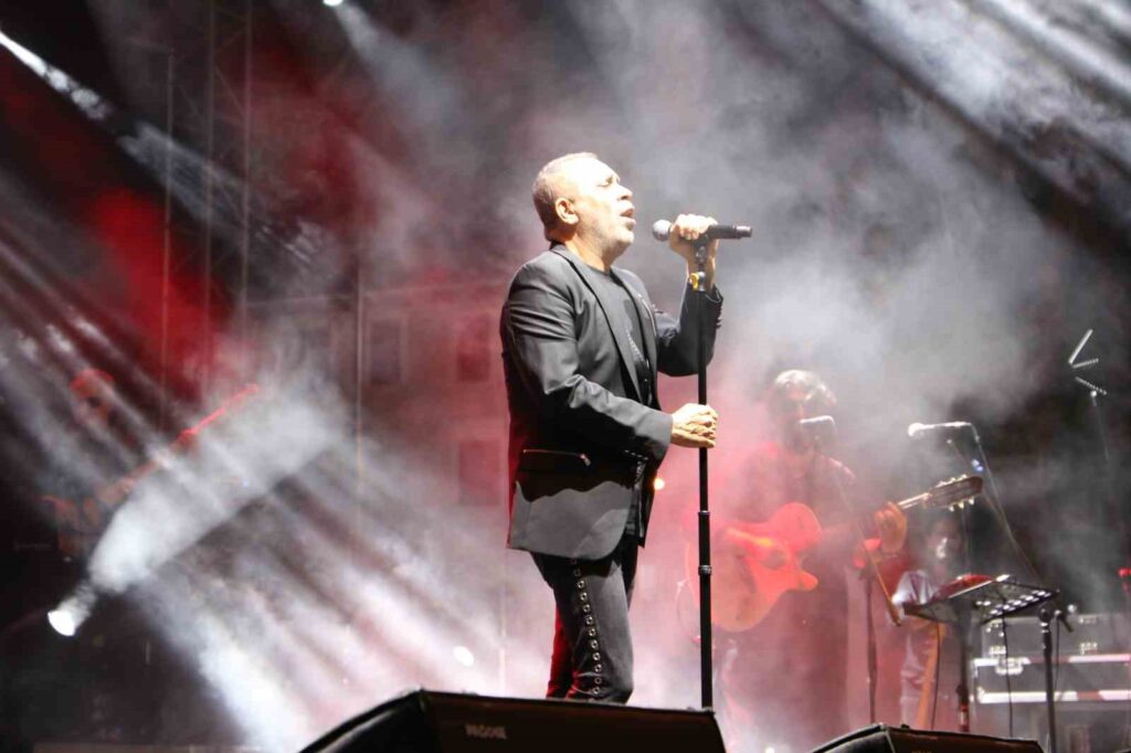 Die Einwohner von Giresun hatten eine unvergessliche Nacht mit Haluk Levent.