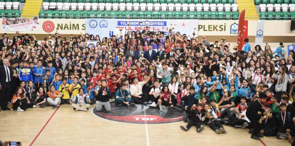 Die Schulspiele des Bezirks Yıldırım sind zu Ende.