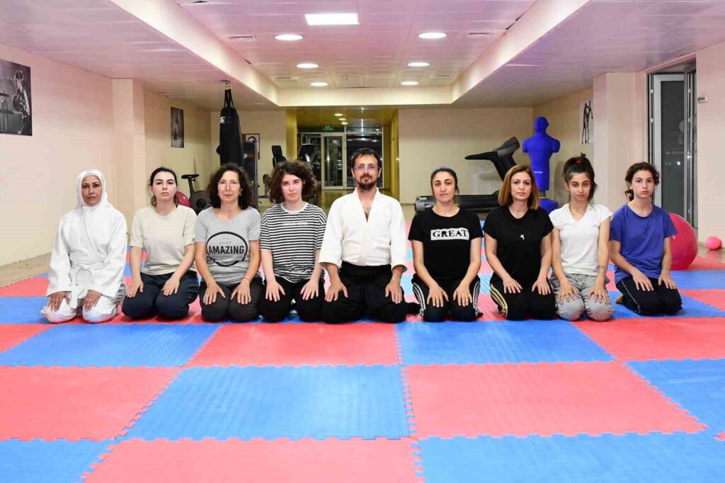 Frauen gewinnen Selbstvertrauen durch Aikido