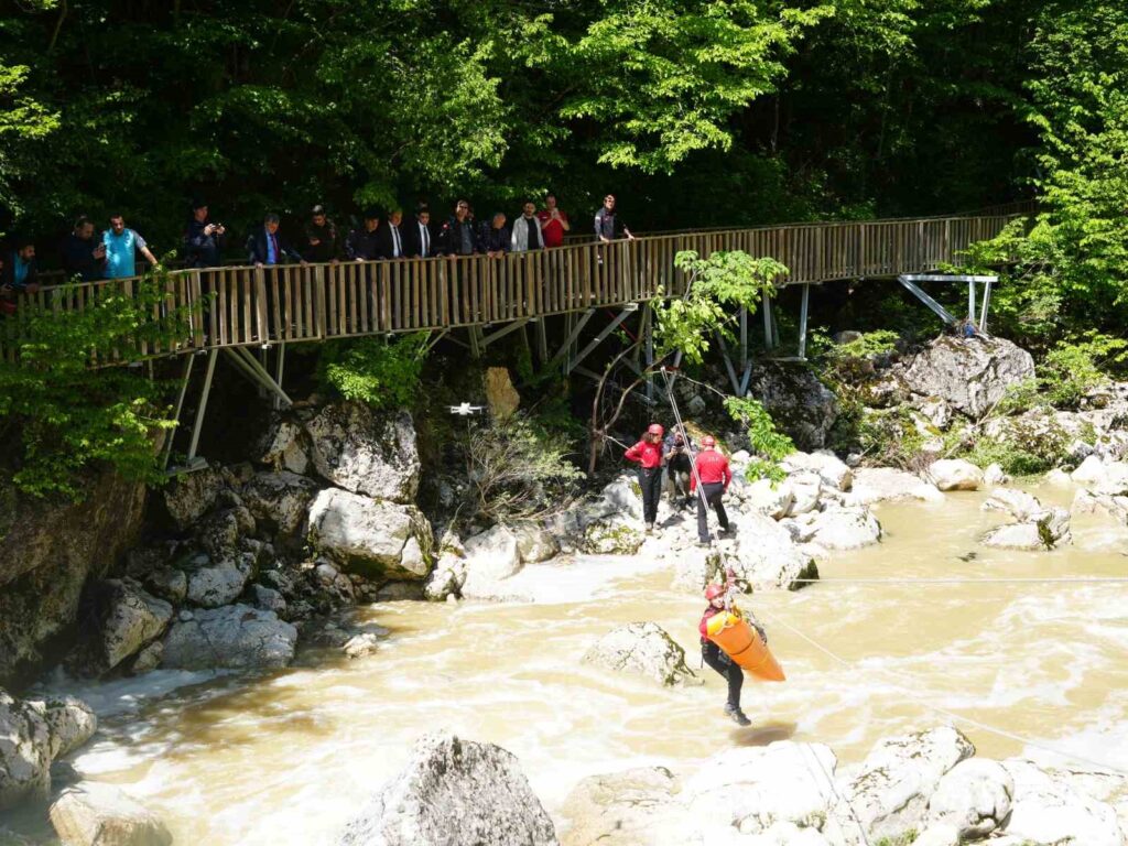 Gemeinsame Übung in Pınarbaşı: Canyon-Sicherheit und Rettungsmaßnahmen