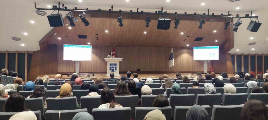 Hebammen-Symposium: Globale Veränderungen und Hebammenwesen