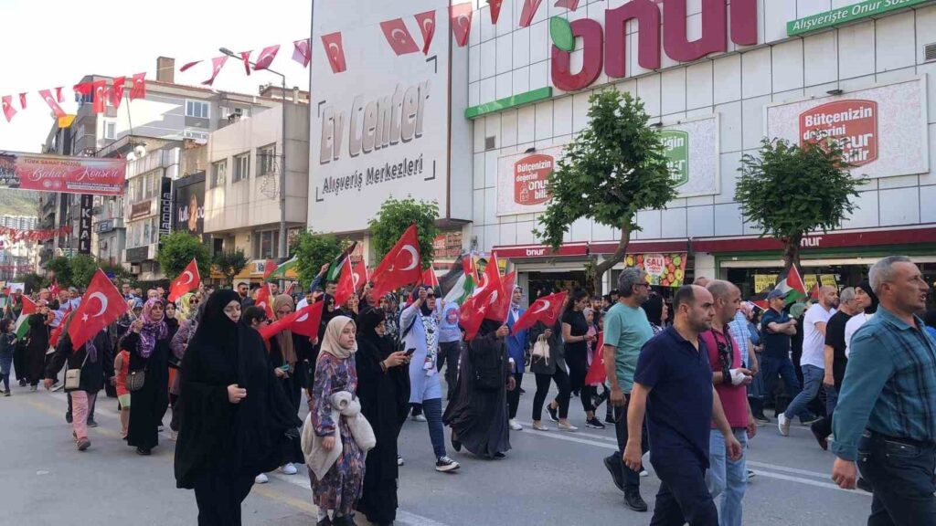Solidaritätsmarsch von Gemlik nach Gaza