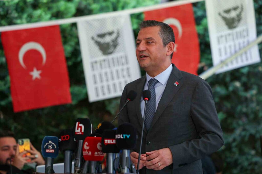 CHP-Führer Özel: ‘Es ist an der Zeit, die Türkei zu regieren, und der Schlüssel, den sie in Händen halten, ist der Schlüssel zur kommenden Ära der CHP-Regierung.’