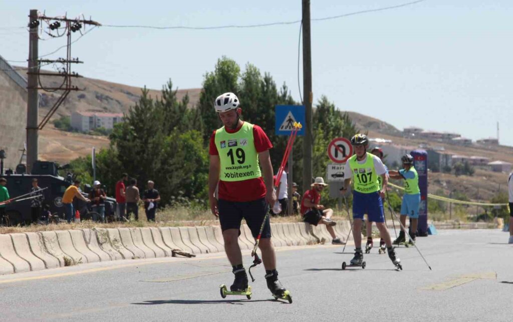 Die Türkische Rollski-Meisterschaft hat in Ahlat begonnen.
