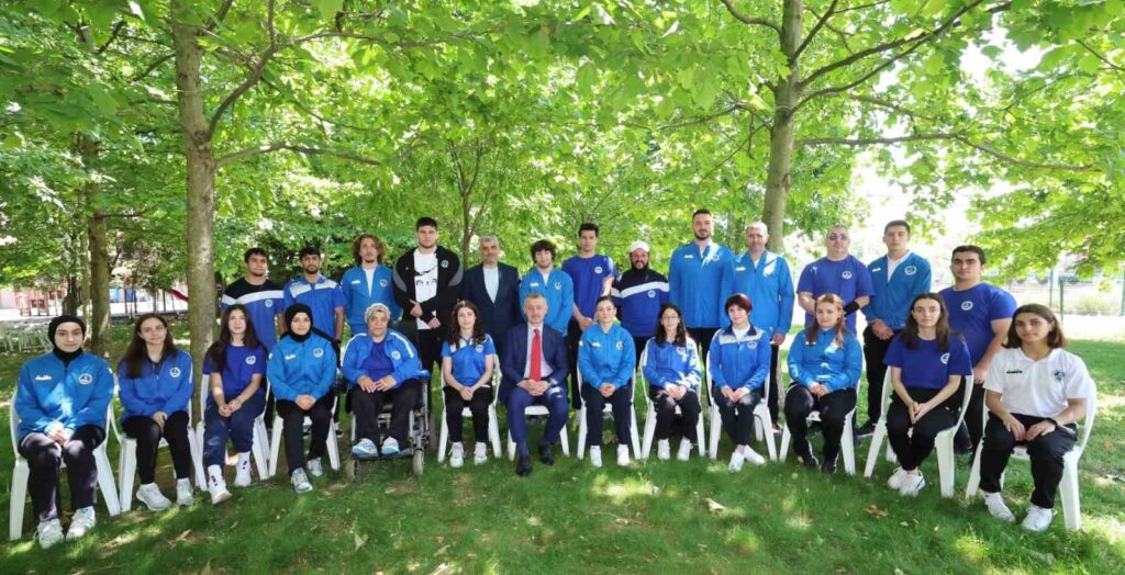 Präsident Büyükakın zu Kağıtspor: ‘Sie sind der Stolz von Kocaeli geworden’