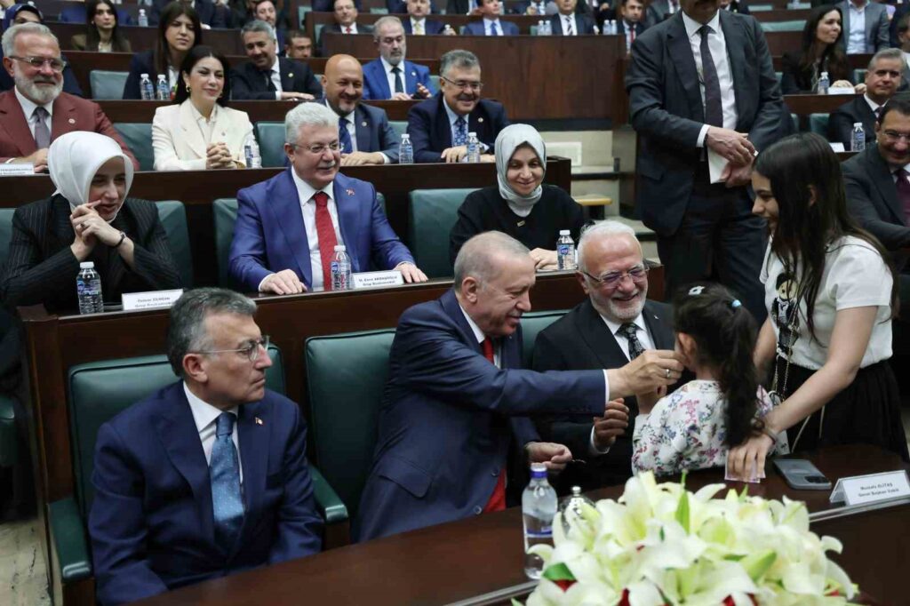 Präsident Erdoğan: “Die am 15. Juli gegen die Putschisten auf den Plätzen gebildete Nationale Allianz steht fest aufrecht.”