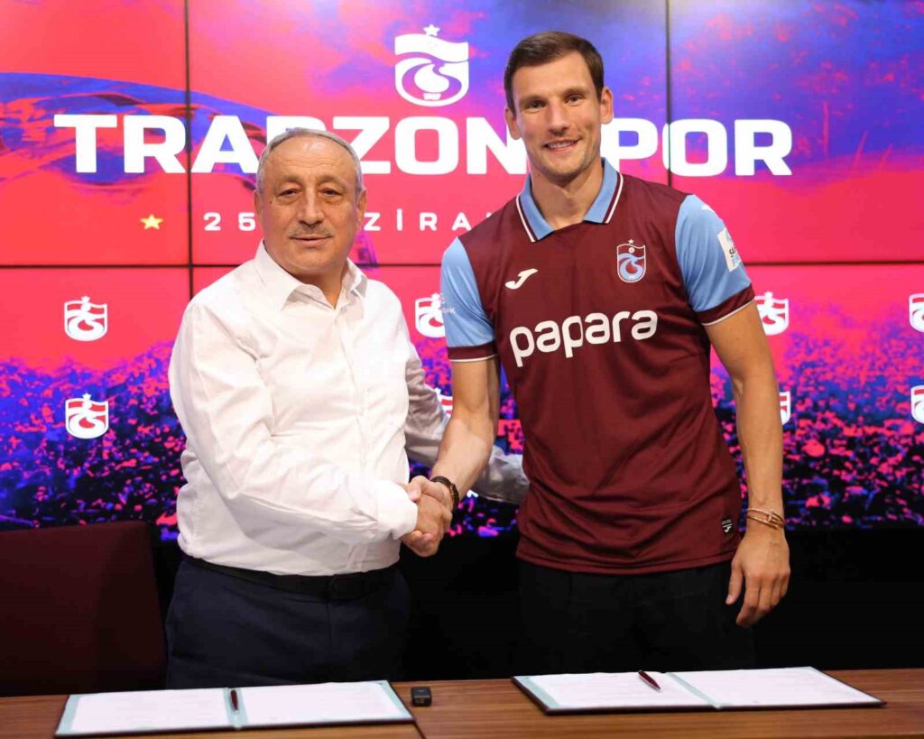 Trabzonspor hat Verträge mit den neuen Transfers Borna Barisic und John Lundstram unterzeichnet.