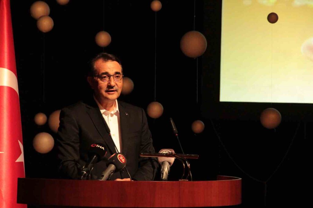 Abgeordneter Fatih Dönmez aus Eskişehir: ‘Unser Volk hat der Welt mit dem 15. Juli Nationalen Widerstand erneut ein Beispiel gegeben’
