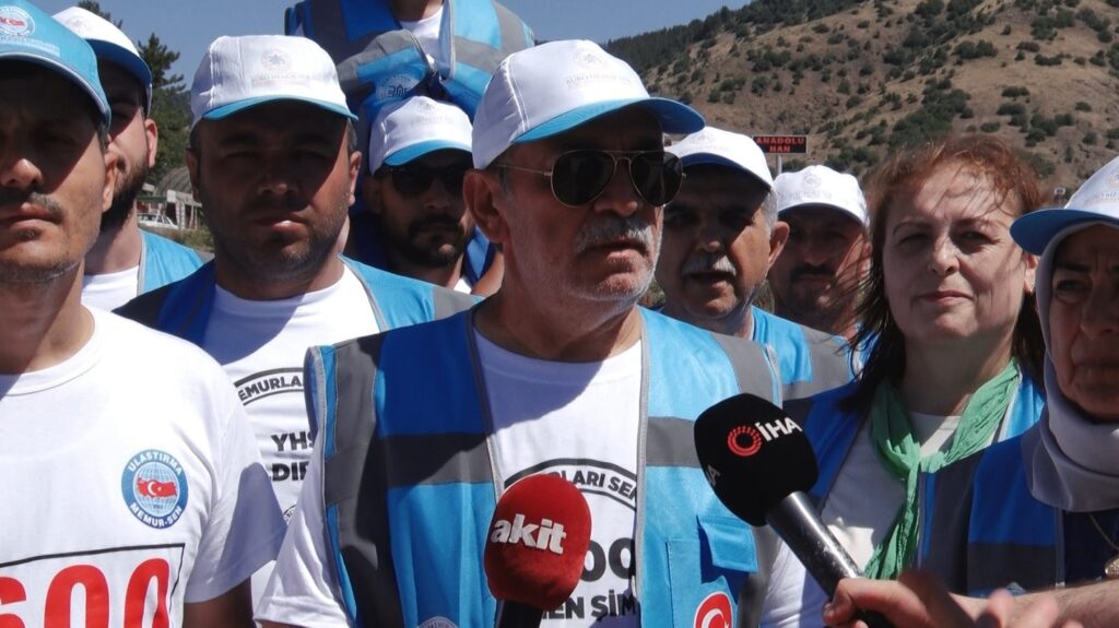 Der Marsch der Büro Memur-Sen von Bolu nach Ankara geht weiter.