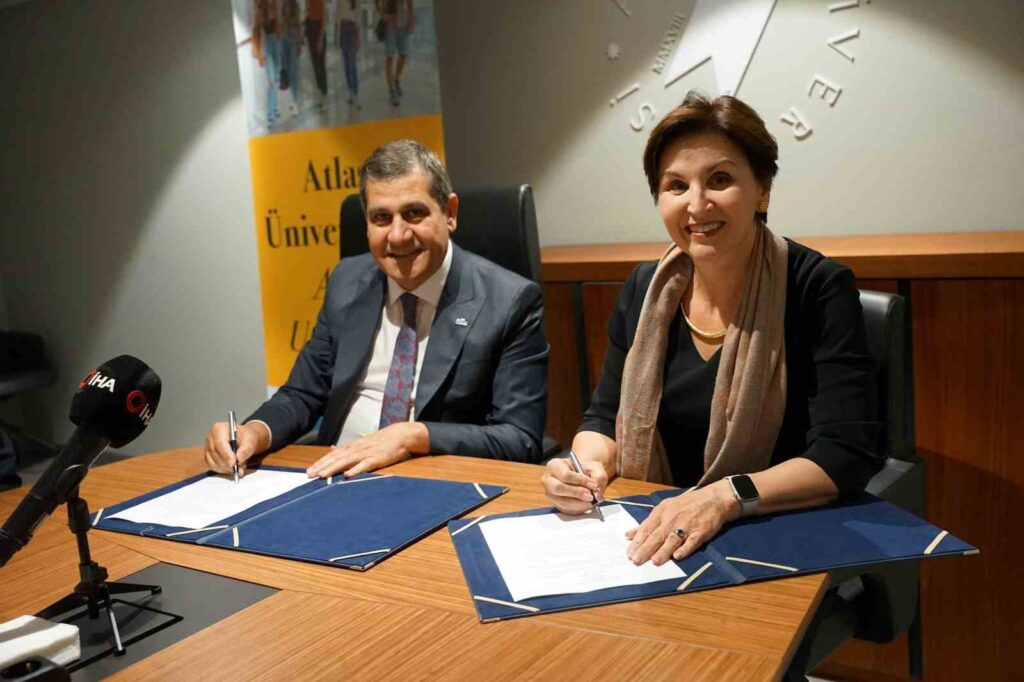 Die Istanbul Atlas Universität und die US-amerikanische Redlands Universität haben ein wissenschaftliches Kooperationsabkommen unterzeichnet.