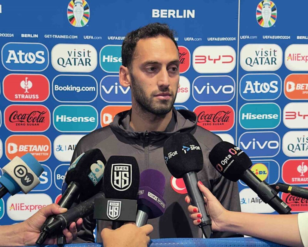 Hakan Çalhanoğlu: “Wir sollten stolz auf uns sein”