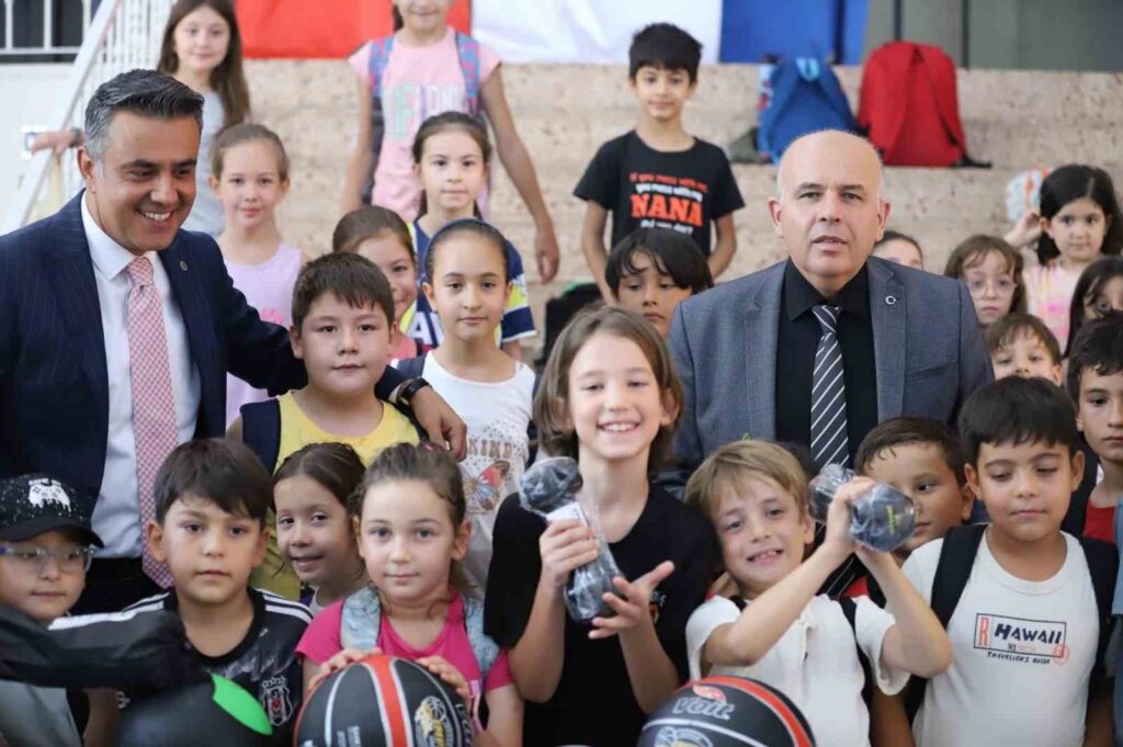 In Denizli, sports equipment was distributed to special students in 6 schools.