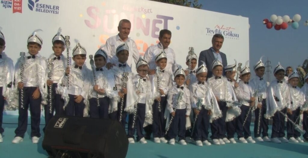 In Esenler wurde eine “Traditionelle Beschneidungsfeier” für tausend Kinder organisiert.