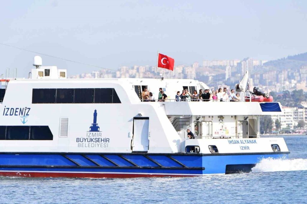 İzmir’de toplu taşıma sistemine “90 dakika” dönemi başlıyor.