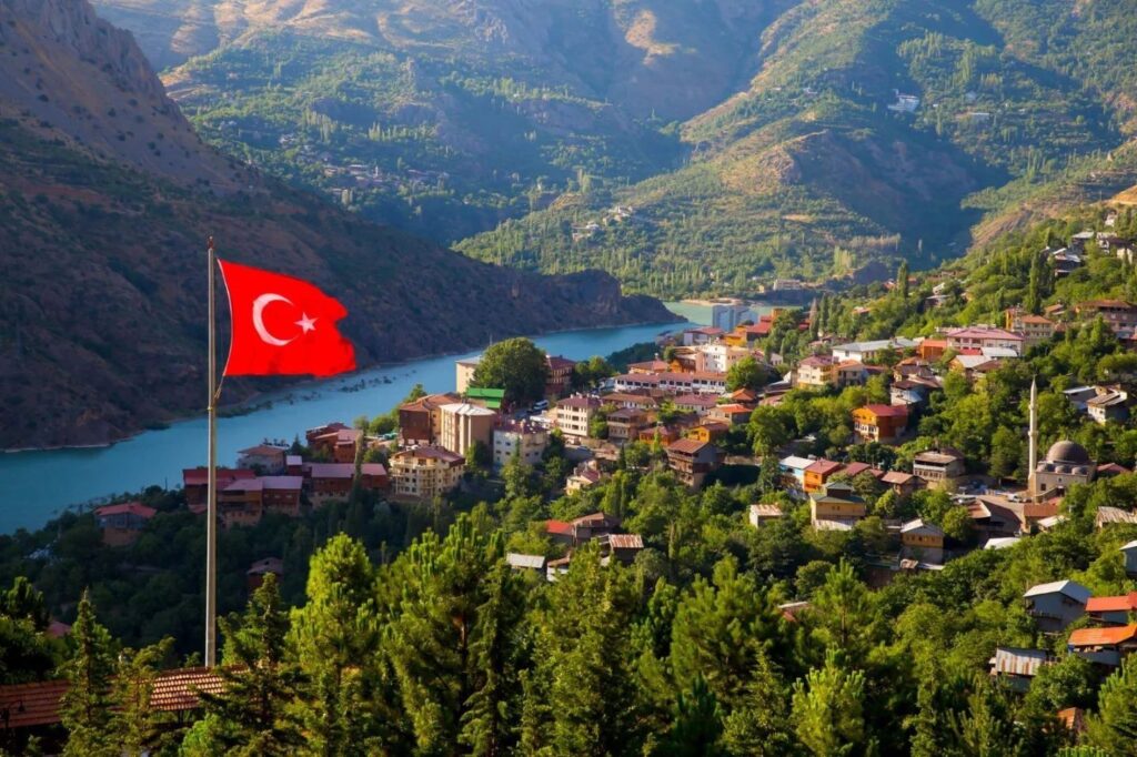 Kemaliye ist das schönste Bezirk von Erzincan geworden.