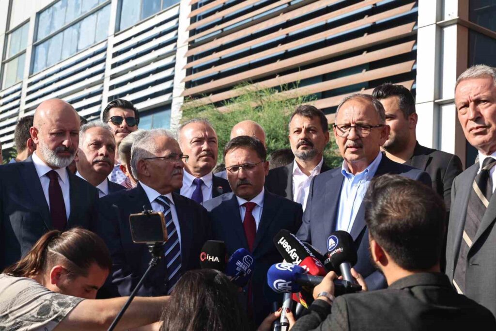 Mehmet Özhaseki: ‘Wir beenden heute unser aktives politisches Leben’