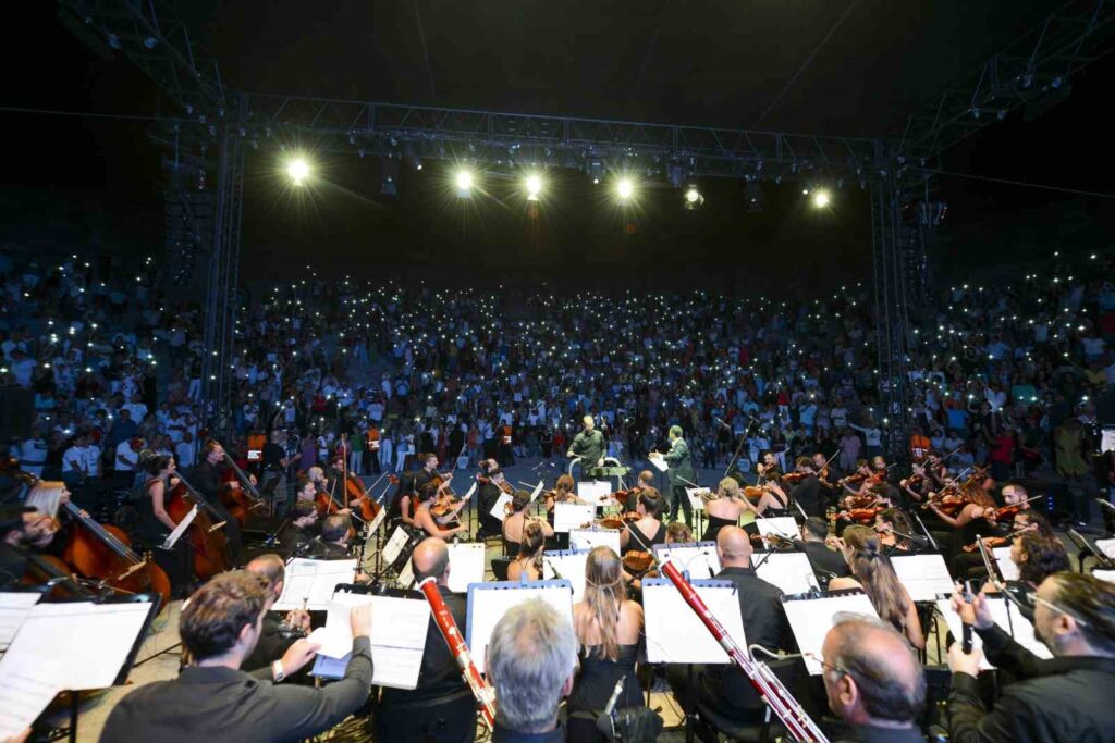 Das Limak Philharmonieorchester tritt mit ‘Die Stars der Oper’ in Bodrum auf.