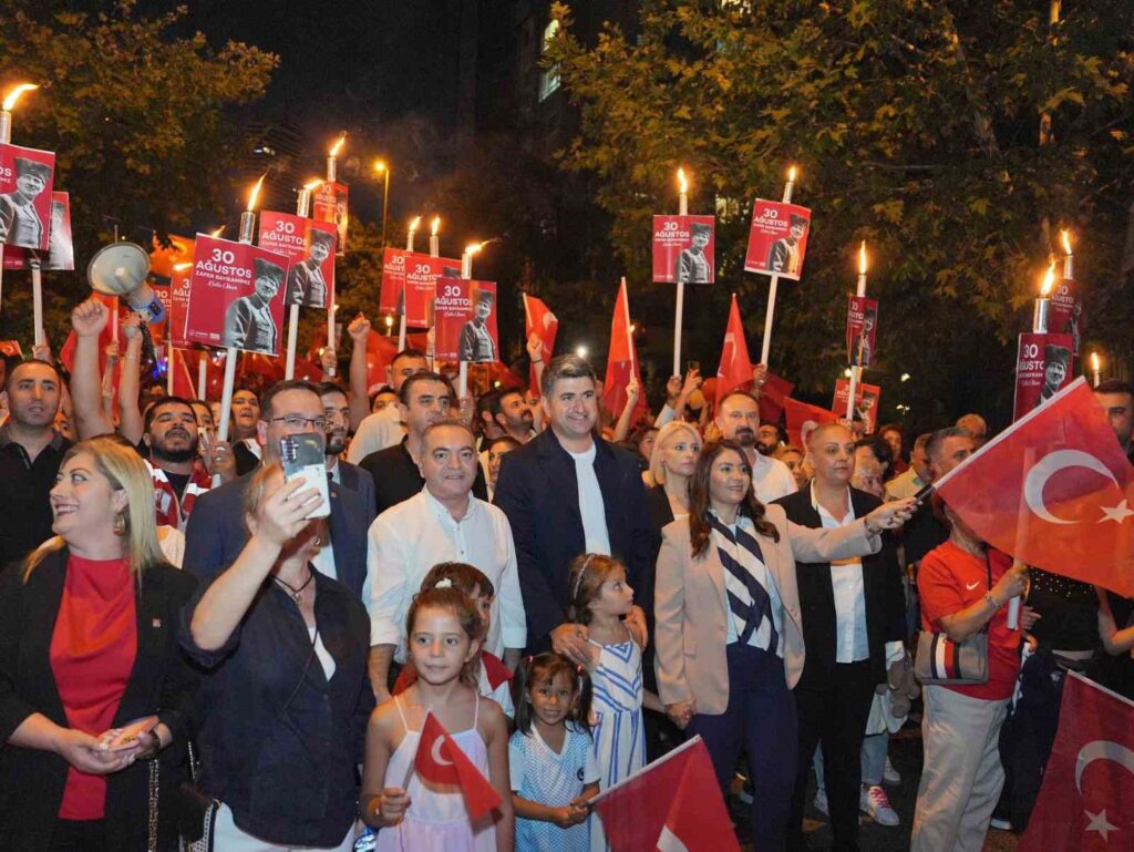 In Ataşehir wurde der 30. August Siegesfeiertag mit Begeisterung gefeiert.