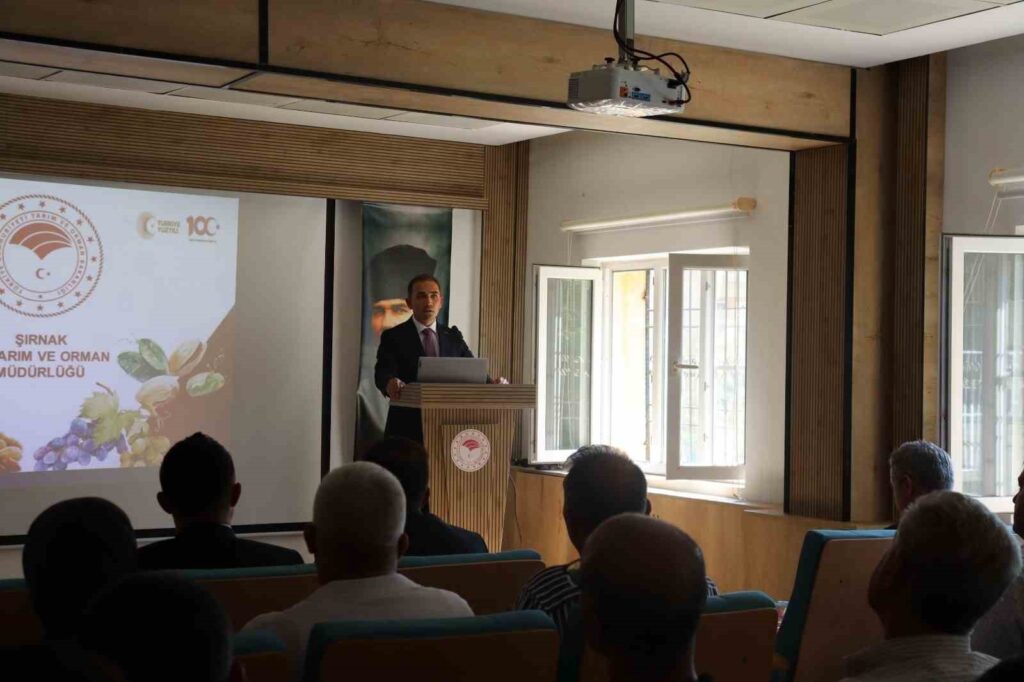 In Şırnak, a new model for livestock support was explained to farmers.