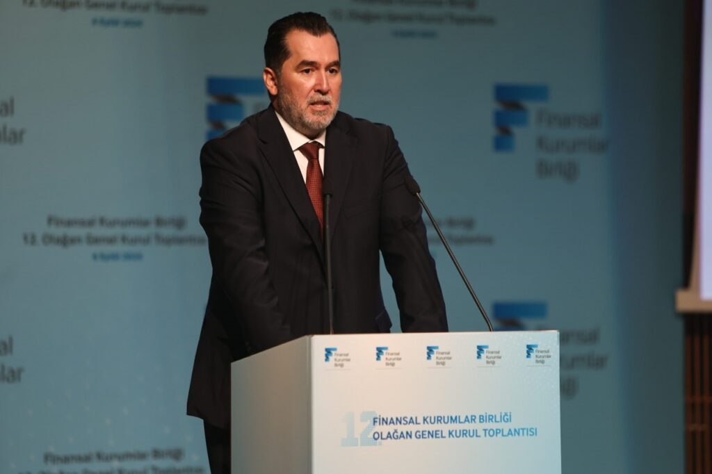 Der Präsident der FKB, Ali Emre Ballı, sagte: “Im zweiten Jahrhundert unserer Republik bemühen wir uns, unsere Pflicht angemessen zu erfüllen.”