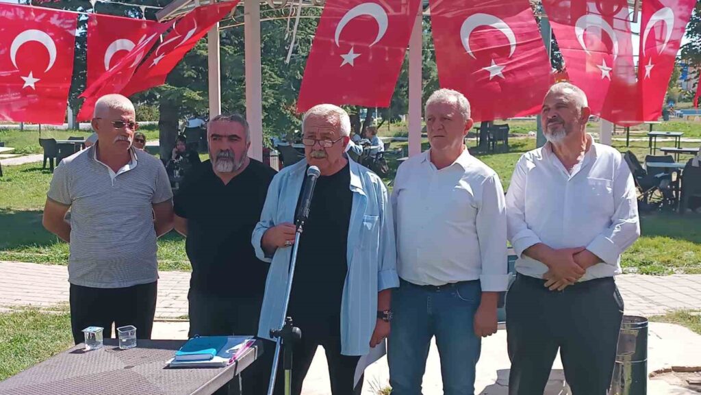 Die Nationalisten, die während des Putsches vom 12. September im Gefängnis waren, trafen sich in Kütahya.