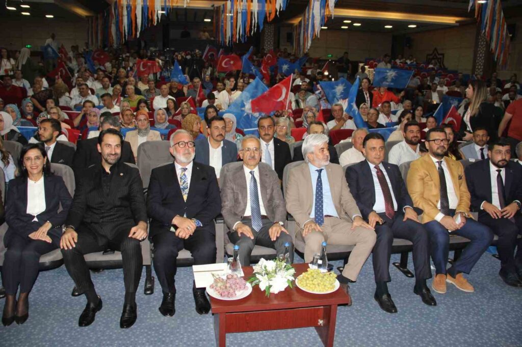 Minister Uraloğlu: “Als AK Partei betreiben wir keine ideologische Politik, sondern Dienstpolitik.”