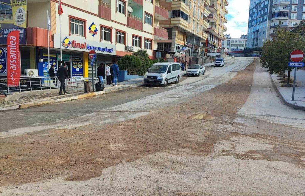 Die Straßen in Mardin, die sich in Maulwurfshügel verwandelt haben, haben die Bürger zur Verzweiflung gebracht.