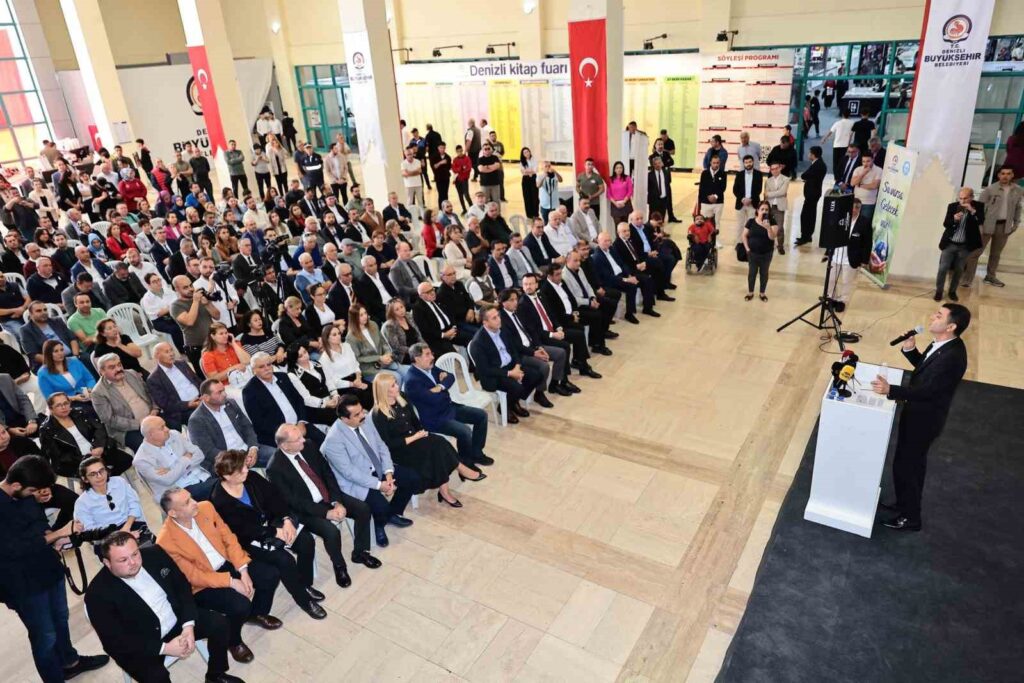 Hunderte von Autoren und Verlagen treffen sich mit den Menschen aus Denizli. Die Buchmesse wurde eröffnet.