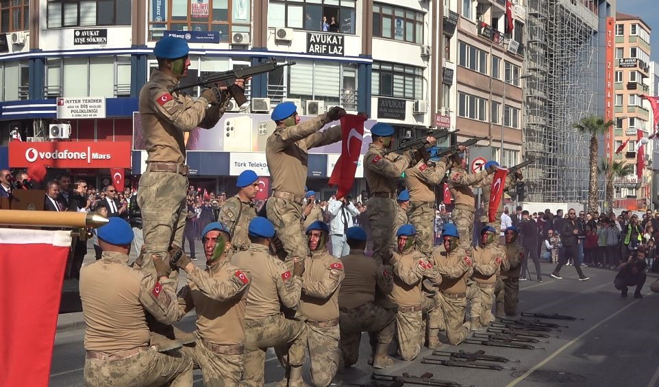 In Denizli wurde der 101. Jahrestag der Republik mit Begeisterung gefeiert.