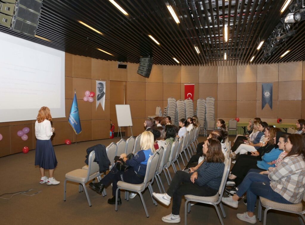 Seminar “Brustkrebs” für das Personal der Gemeinde Küçükçekmece