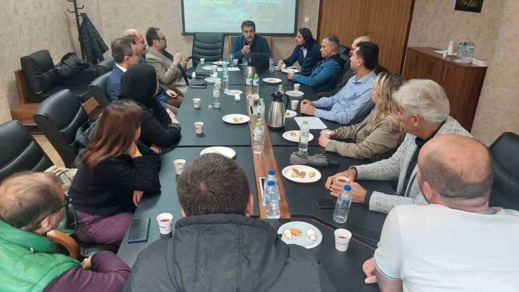 Treffen des “Beratungsausschusses und der Interessengruppen” an der KBÜ