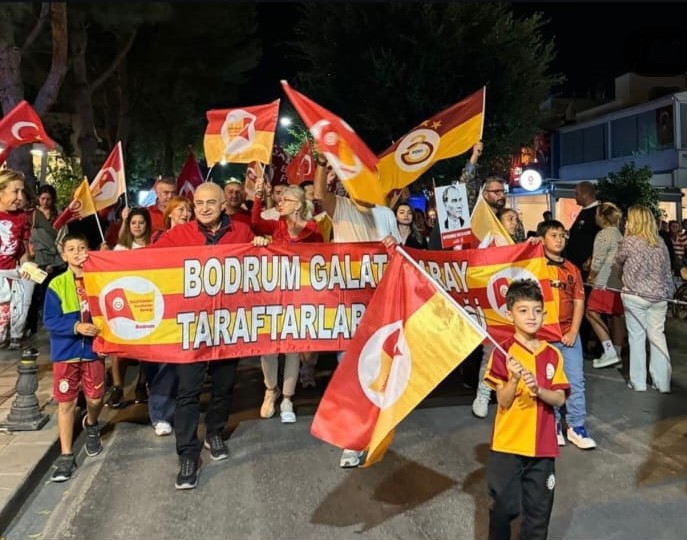 Der 9-jährige Yiğit, der beim ersten Spielbesuch seines geliebten Galatasaray bei einem Unfall ums Leben kam, hat seine Organe gespendet.
