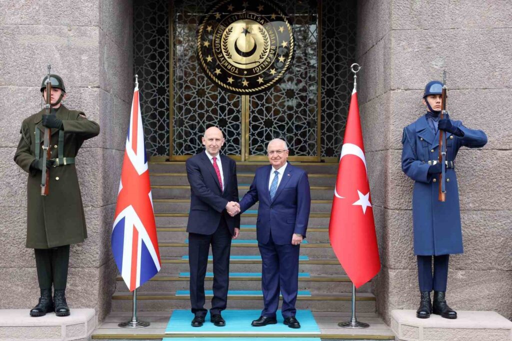 Der britische Verteidigungsminister Healey besuchte die TUSAŞ-Anlagen.