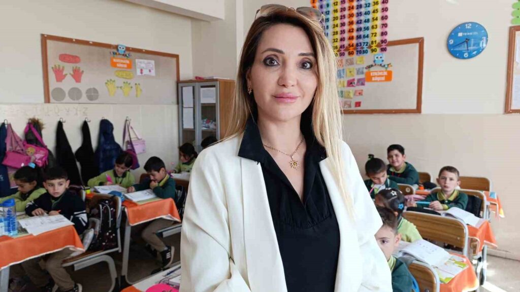 Die Lehrerin, die in Van ein Erinnerungsbuch für ihre Schüler vorbereitet hat, erhält einen Preis vom Ministerium.
