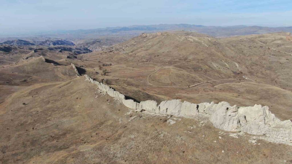 Es ist nicht die Chinesische Mauer, sondern die Türkische Mauer, die darauf wartet, entdeckt zu werden.