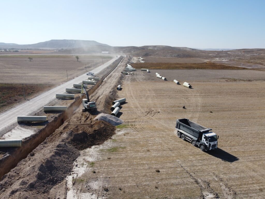In Eskişehir Yukarı Sakarya İlyaspaşa Irrigation, the work continues uninterrupted.