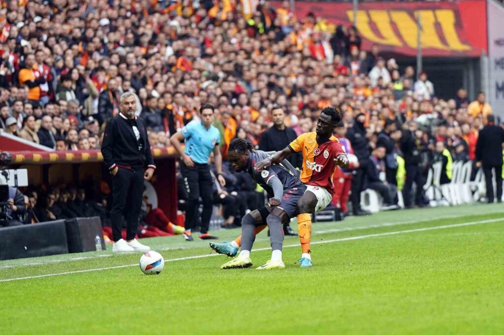 Trendyol Süper Lig: Galatasaray: 1 – Samsunspor: 0 (Erste Halbzeit)