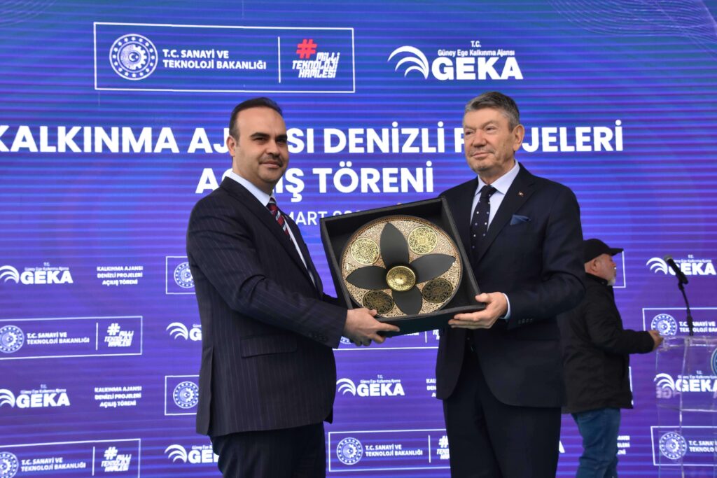 Ministro de Industria Kacır Anuncia Technopark para Denizli OSB