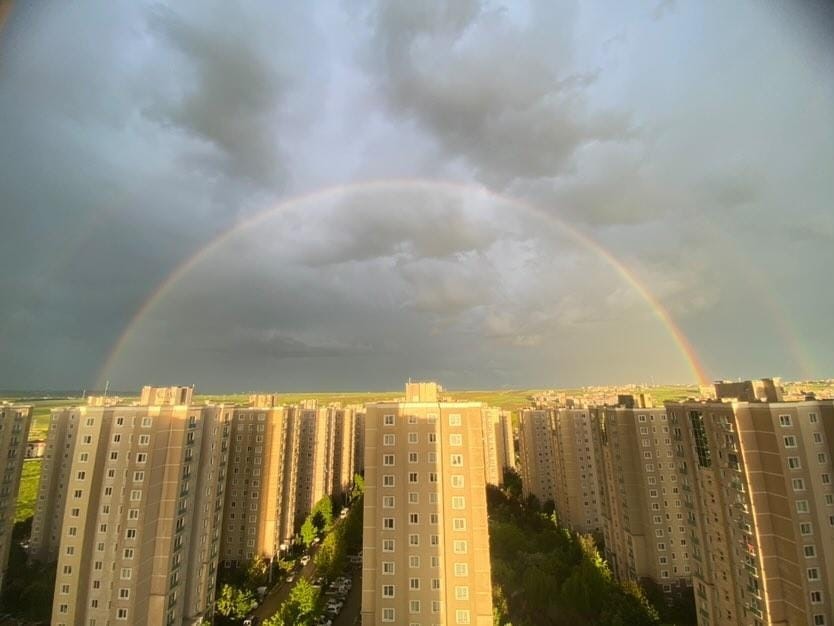 Después de la advertencia de la Dirección General de Meteorología, ha habido lluvias en Estambul.