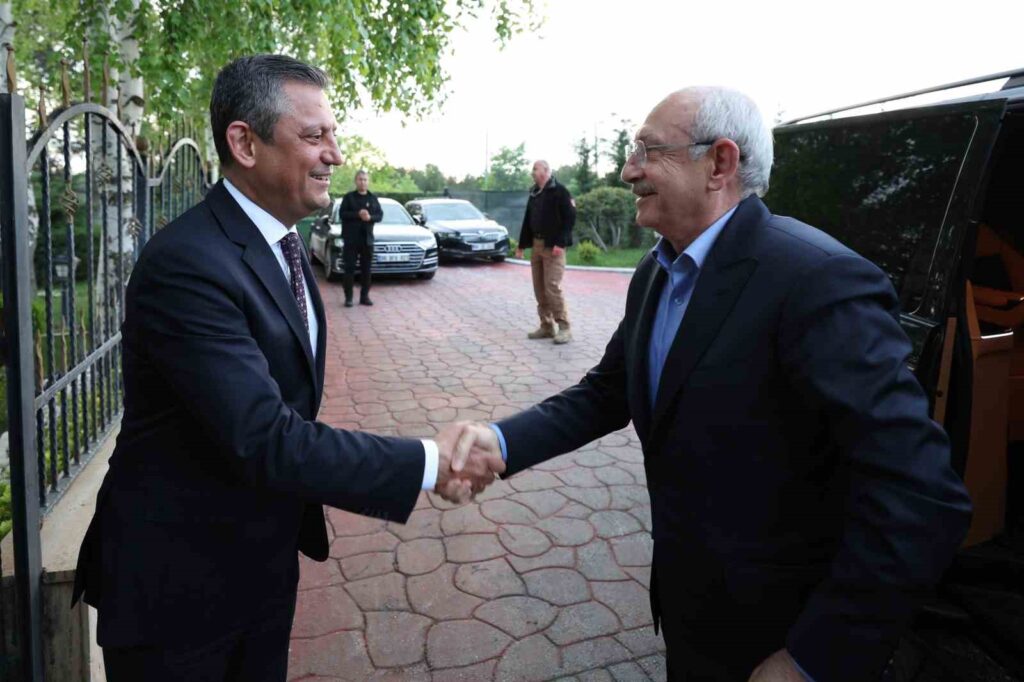El líder del CHP, Özgür Özel, se reunió con Kemal Kılıçdaroğlu.