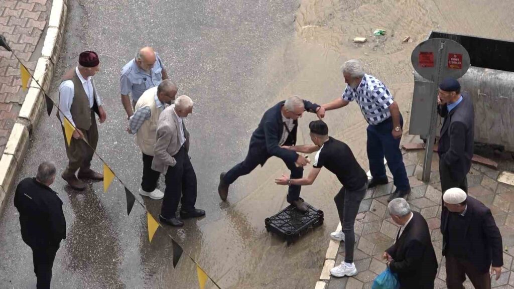 En Elazığ, las intensas lluvias afectaron negativamente la vida.