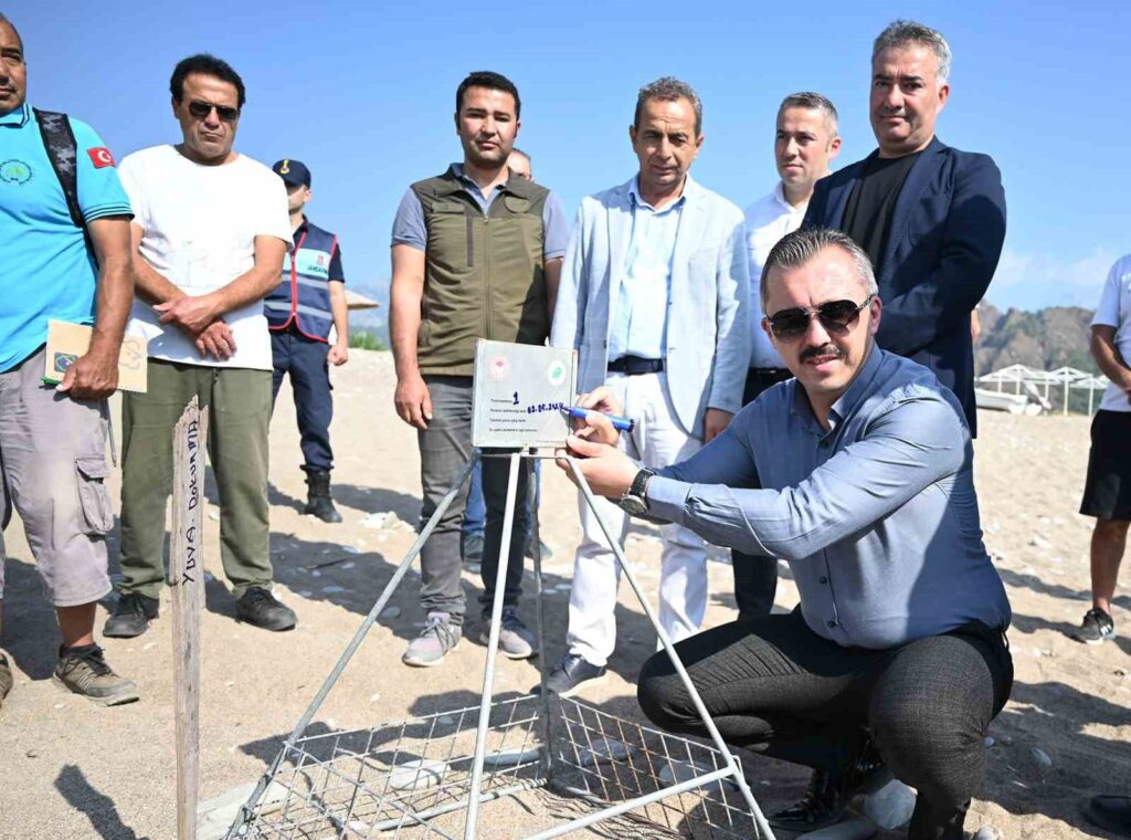 Kemer’de, plajın güzelliği ile ünlü olan Çıralı Plajı’nda Caretta Caretta İlk Yuva Etkinliği düzenlenecek. Bu etkinlik kapsamında deniz kaplumbağalarının korunması ve yuvalarının izlenmesi için çalışmalar yapılacak. Doğaseverler ve çevre aktivistleri bu etkinliğe katılarak deniz kaplumbağalarının do