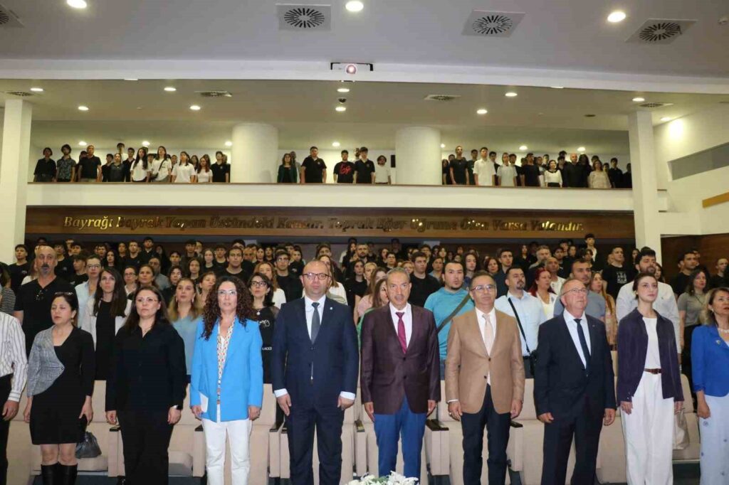 La Dirección Provincial de Educación de İzmir presenta los Proyectos de TÜBİTAK