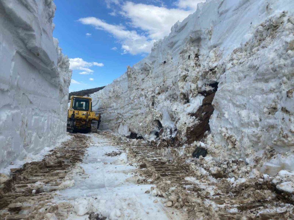 La lucha contra los túneles de nieve continúa en Hakkari