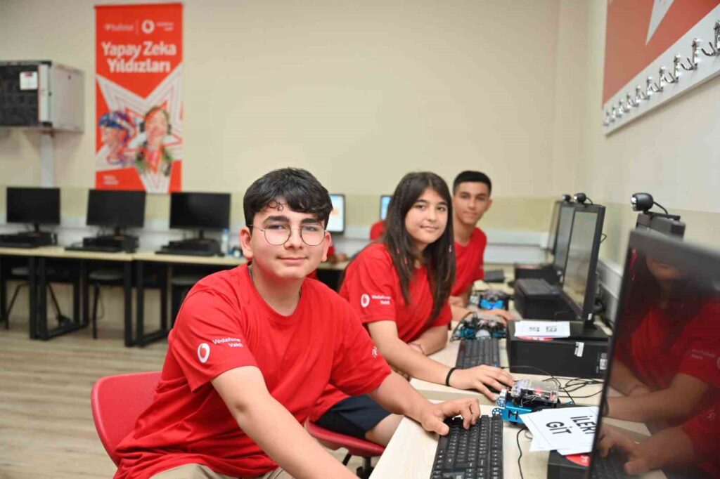 Proyecto Estrellas de la Inteligencia Artificial en colaboración entre la Fundación Vodafone y la Asociación Habitat
