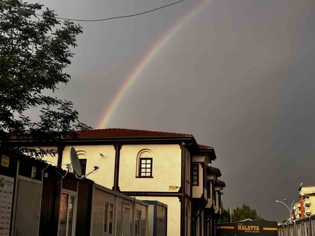 Sorpresa del arco iris en Malatya