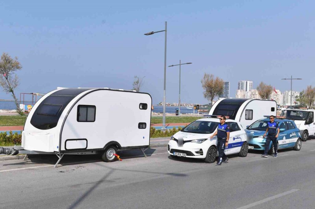 Se desalojaron 433 caravanas en İnciraltı y Karşıyaka